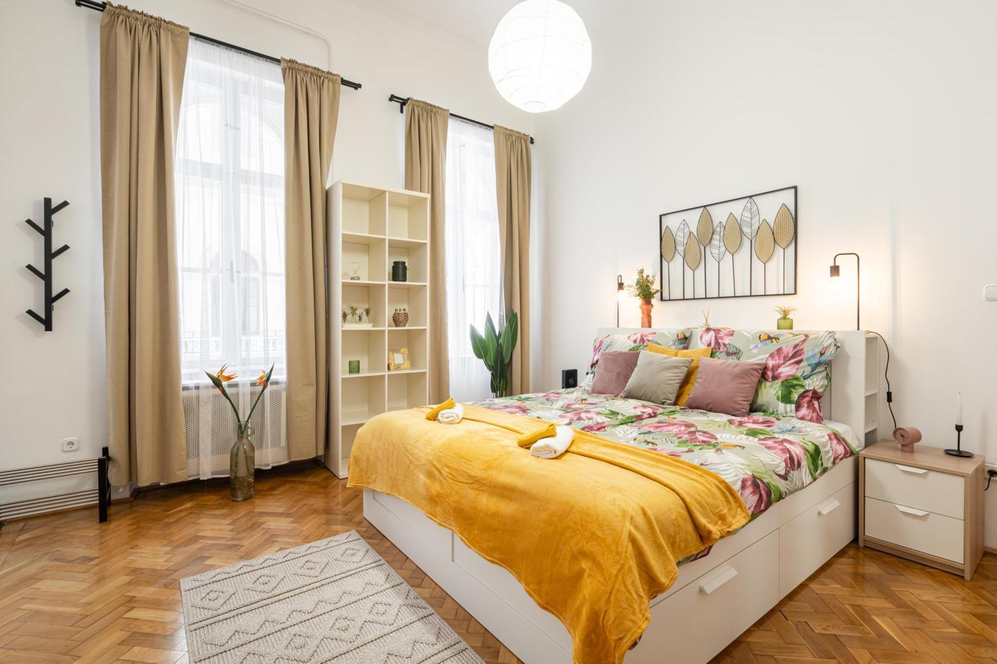 Cosmopolitan Studio - Chic Getaway In A Fancy Neighbourhood Будапеща Екстериор снимка